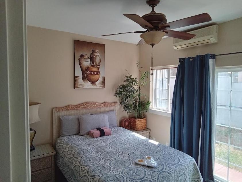 Готель Robbins Estate Wailuku Екстер'єр фото