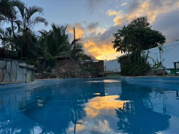 Готель Robbins Estate Wailuku Екстер'єр фото